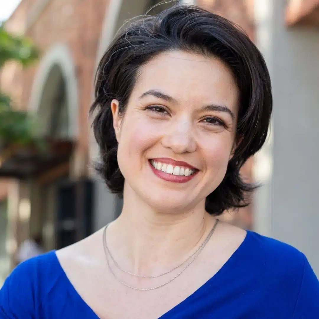 10 Best Female Audiobook Narrators of All Time