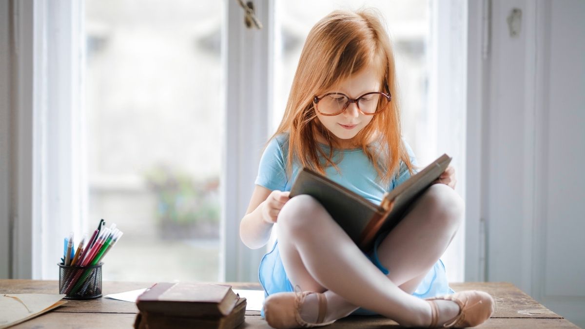 माता-पिता को किताबें क्यों उपहार में देनी चाहिए, गेमिंग कंसोल की नहीं