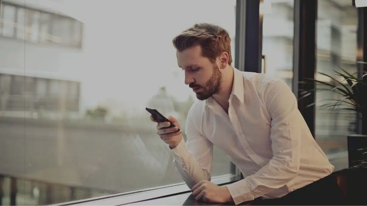 Reading Books On Phone: Is It A Good Idea?