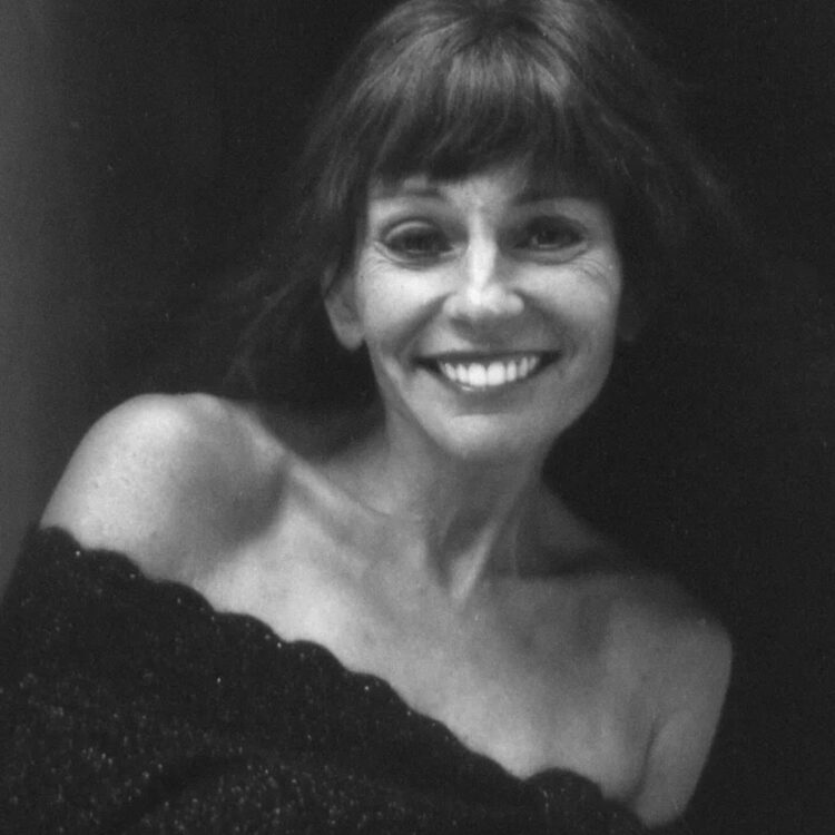 Famous Authors Who Died In October | Writers We lost in October