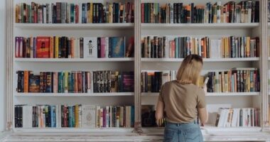 10 Creative Ways to Keep Your Books Organized