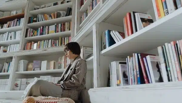 10 Creative Ways to Keep Your Books Organized