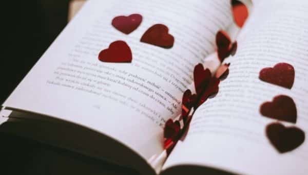 آپ کو محبت میں یقین دلانے کے لیے 10 بہترین کتابیں۔