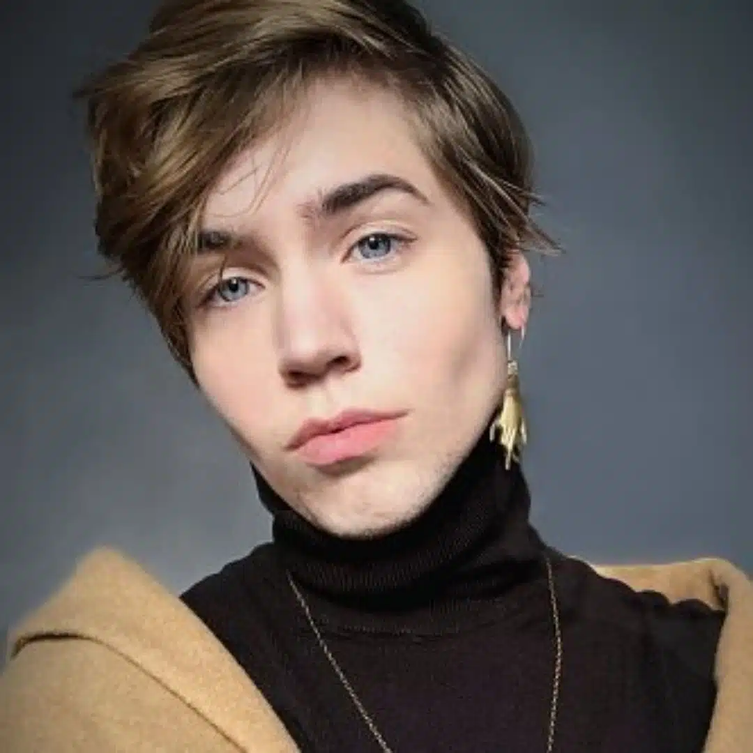 Top 10 Debut Authors of February 2022 - Kit Mayquist