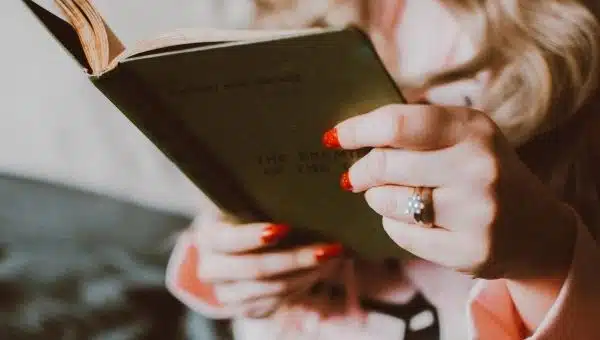 Correct Ways to Read a Book | Right Way Of Reading A Book