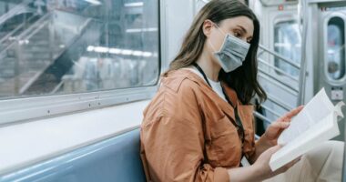 10 Books to Read While Travelling