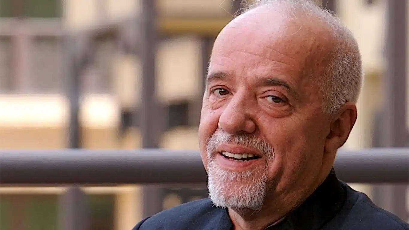 10 Reasons to Read Books Written by Paulo Coelho