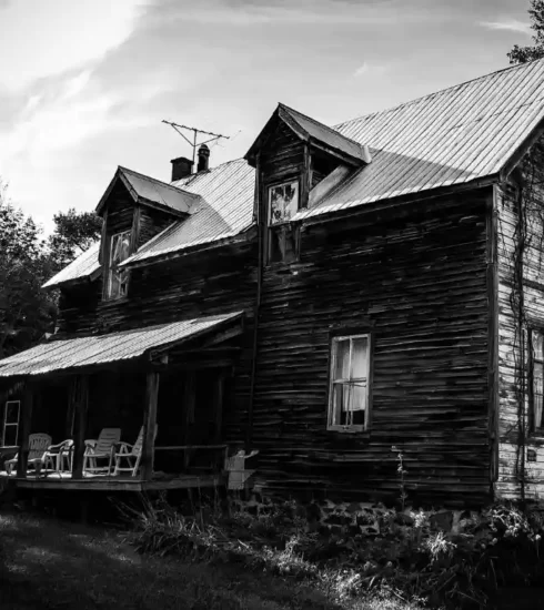 Top 10 books with haunted house