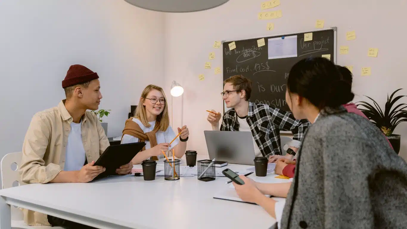 7 Ways To Handle A Dominant Team Member