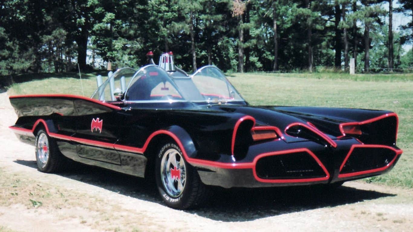 Les meilleures Batmobiles de tous les temps des films Batman - Batman '66 Batmobile