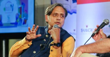 Shashi Tharoor | Life | Literary and Political Career