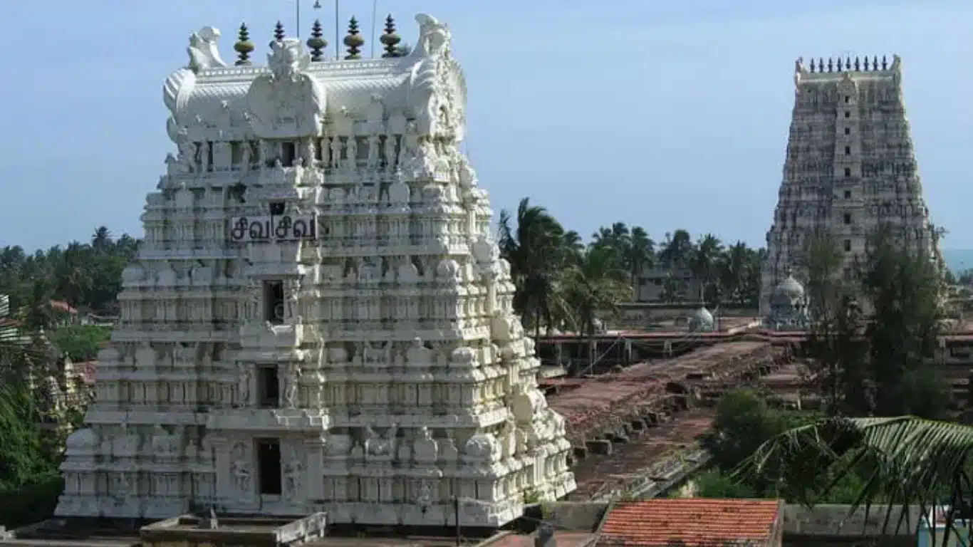 Which are the 12 Jyotirlingas and their importance in Hinduism - Rameshwar Temple in Tamil Nadu