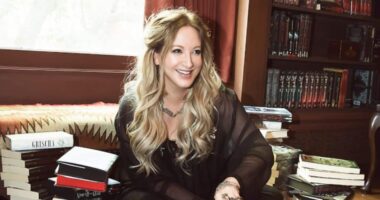 Biography of Leigh Bardugo | Life and Career