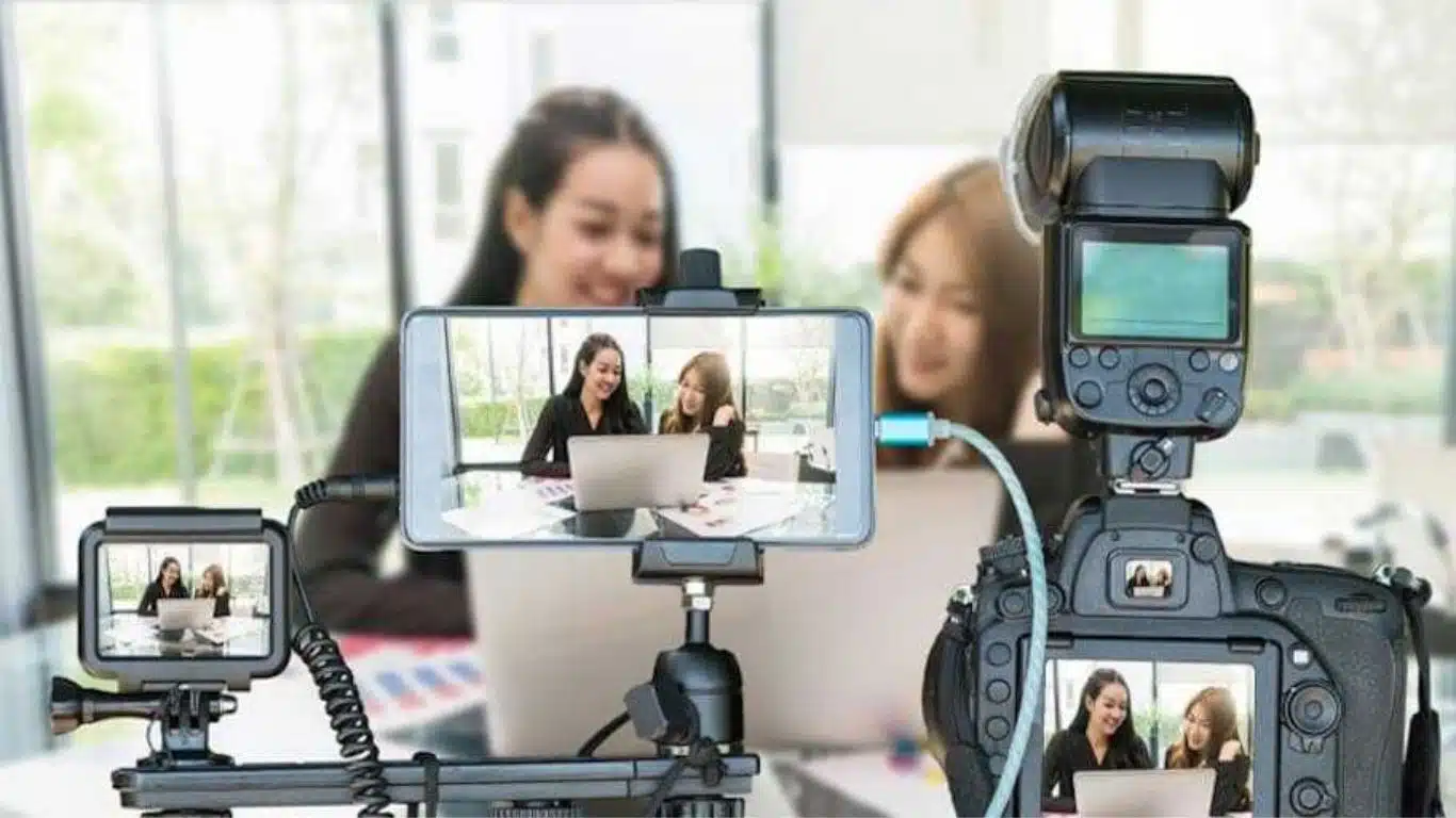 Impact of YouTube on the Entertainment Industry - Vlogging and Livestreaming