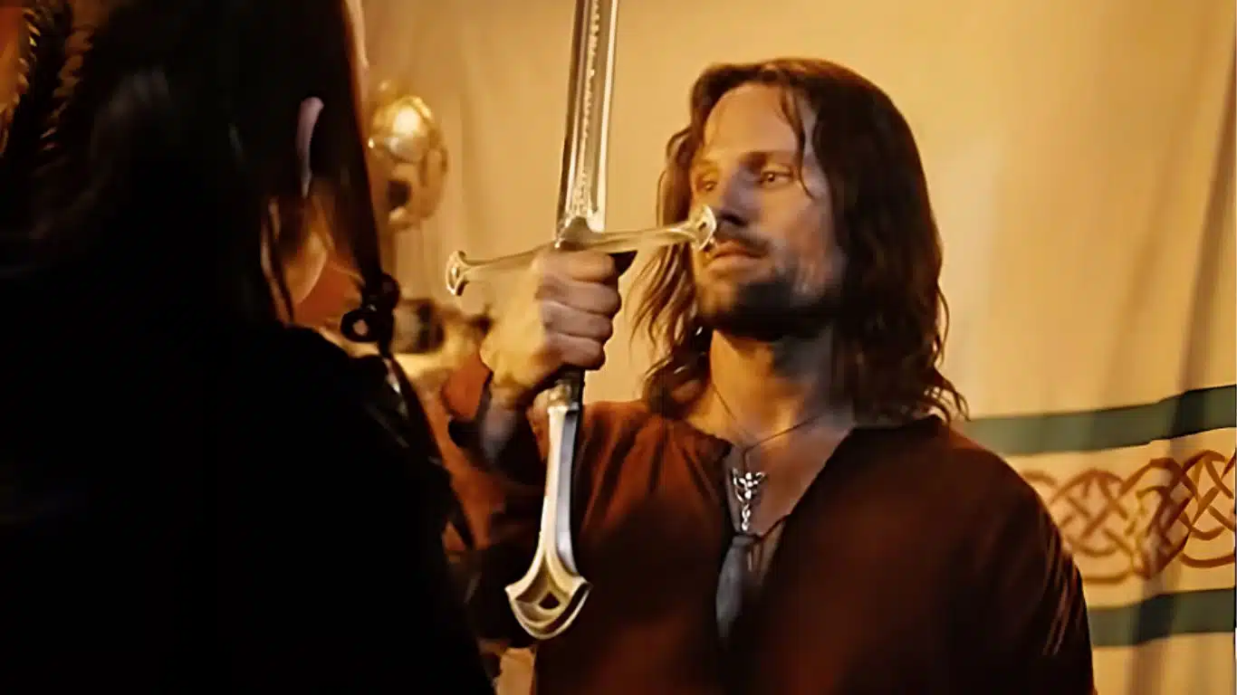 10 Most Powerful Middle Earth Weapons In The Lord Of The Rings - Narsil, the sword of Elendil