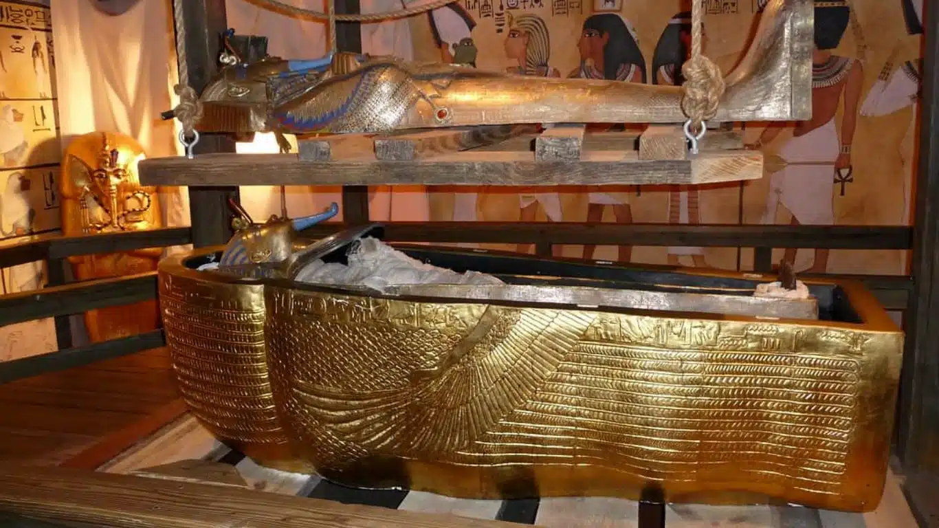 Uncovering the Mysteries of Pharaohs - Tutankhamun's tomb
