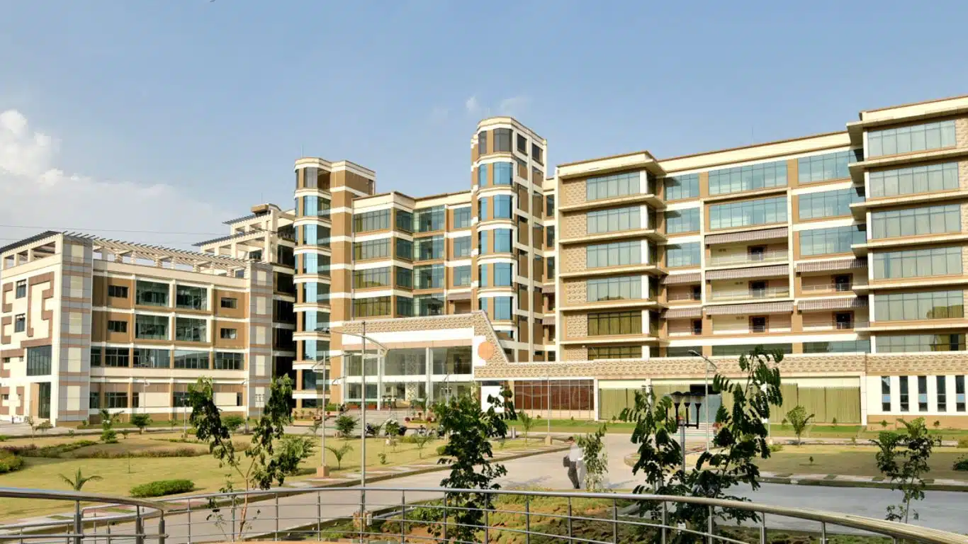 Top 10 Business Schools In India (B-Schools) - Xavier Labour Relations Institute (XLRI), Jamshedpur