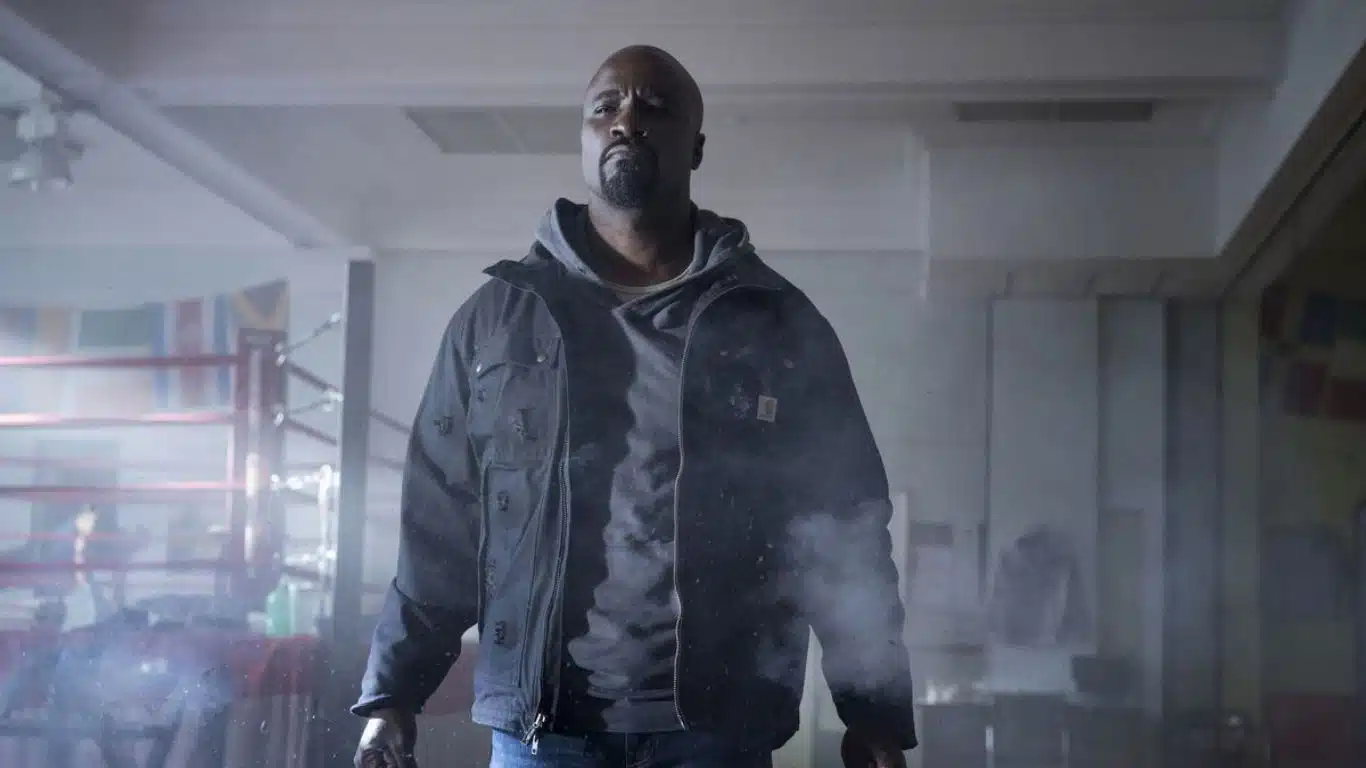 10 Marvel Characters Who Excel Without Weapons - Luke Cage