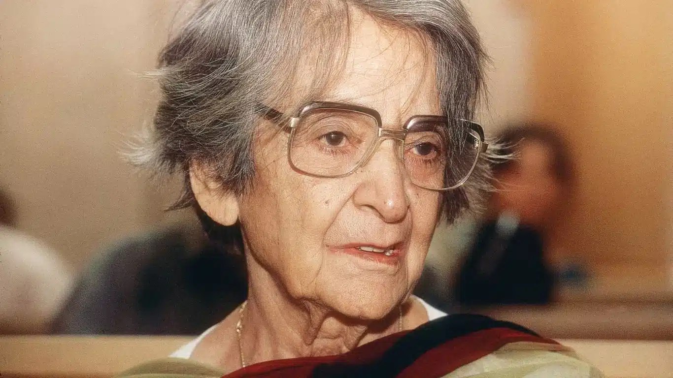 Top 10 Indian Authors you should Read - Amrita Pritam