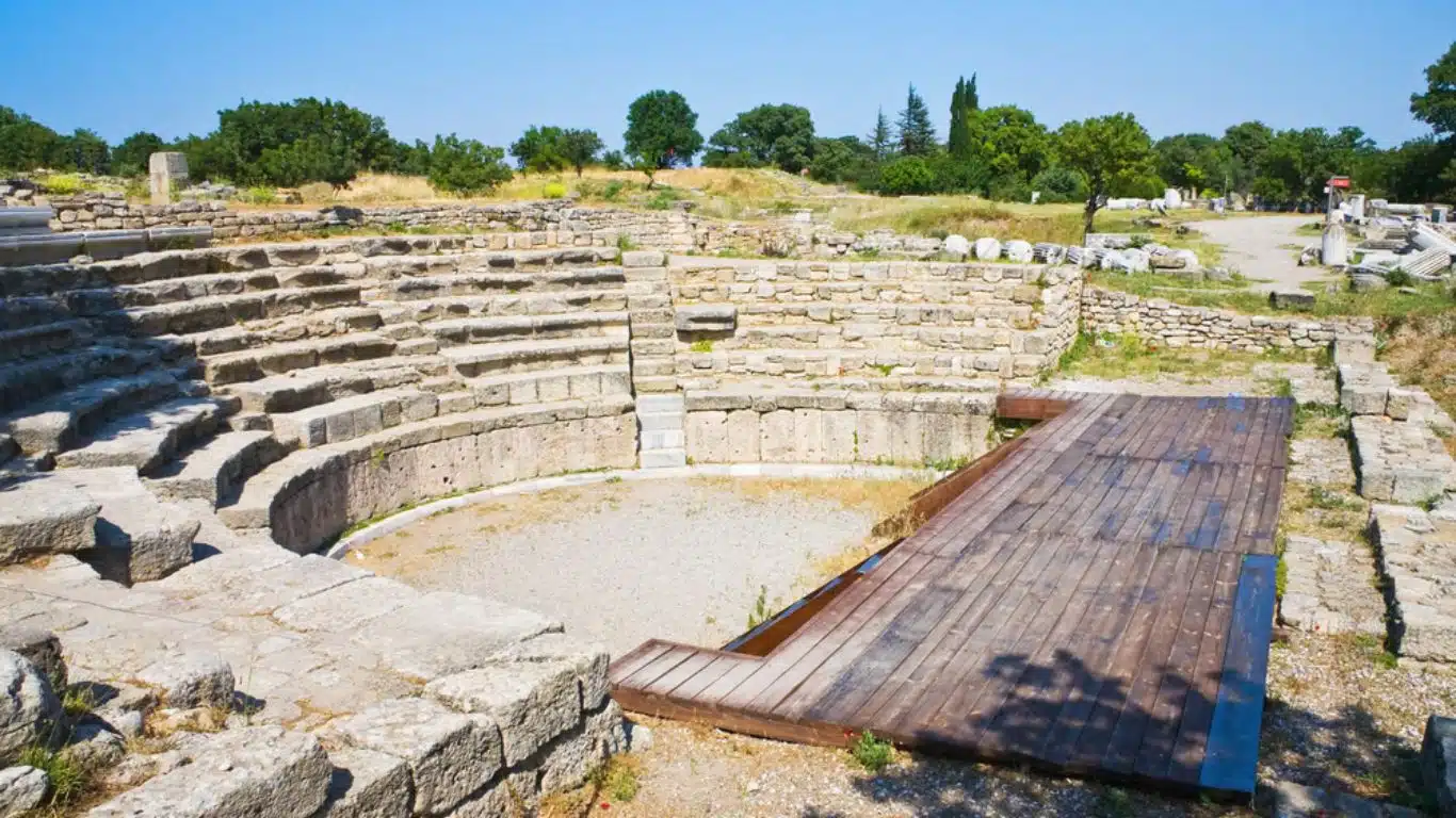 Uncovering the Fascinating Intersections of Mythology and History - The ancient city of Troy