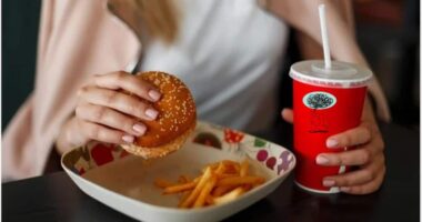 How Fast Foods Are Affecting Your Mental Health