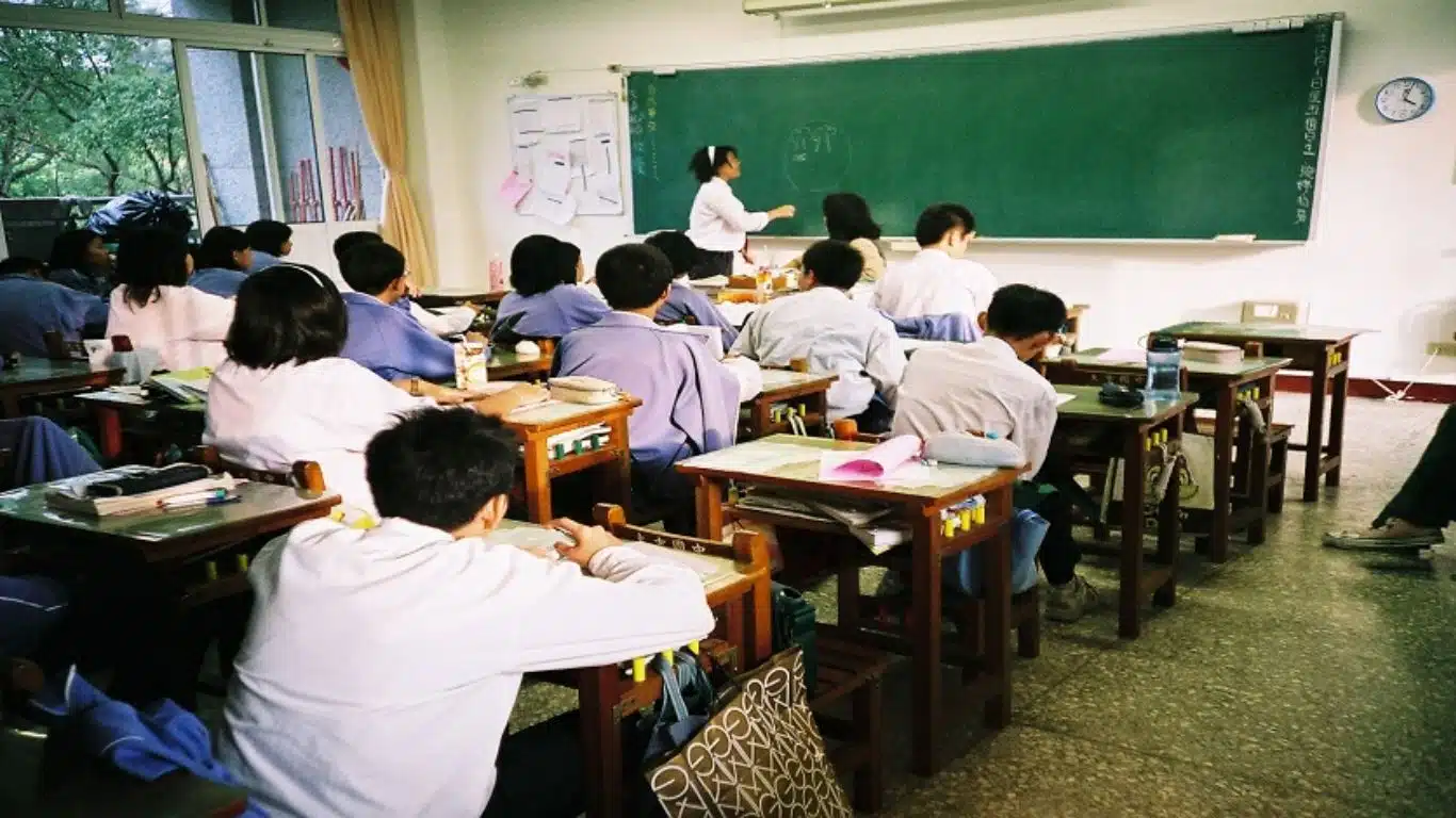 The Impact of Online Learning on Traditional Education - Future of traditional education