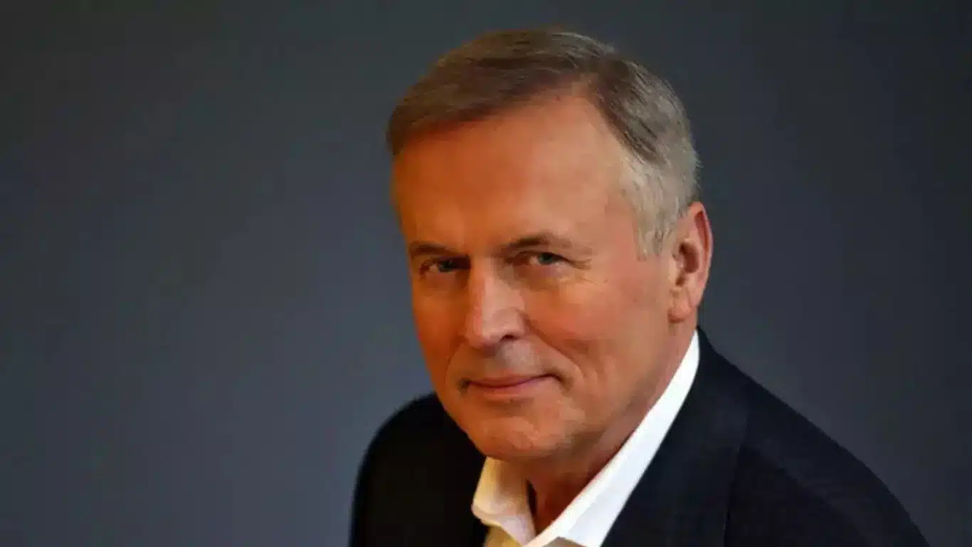 Famous Authors Whose First Book Was A Flop - John Grisham (A Time To Kill)