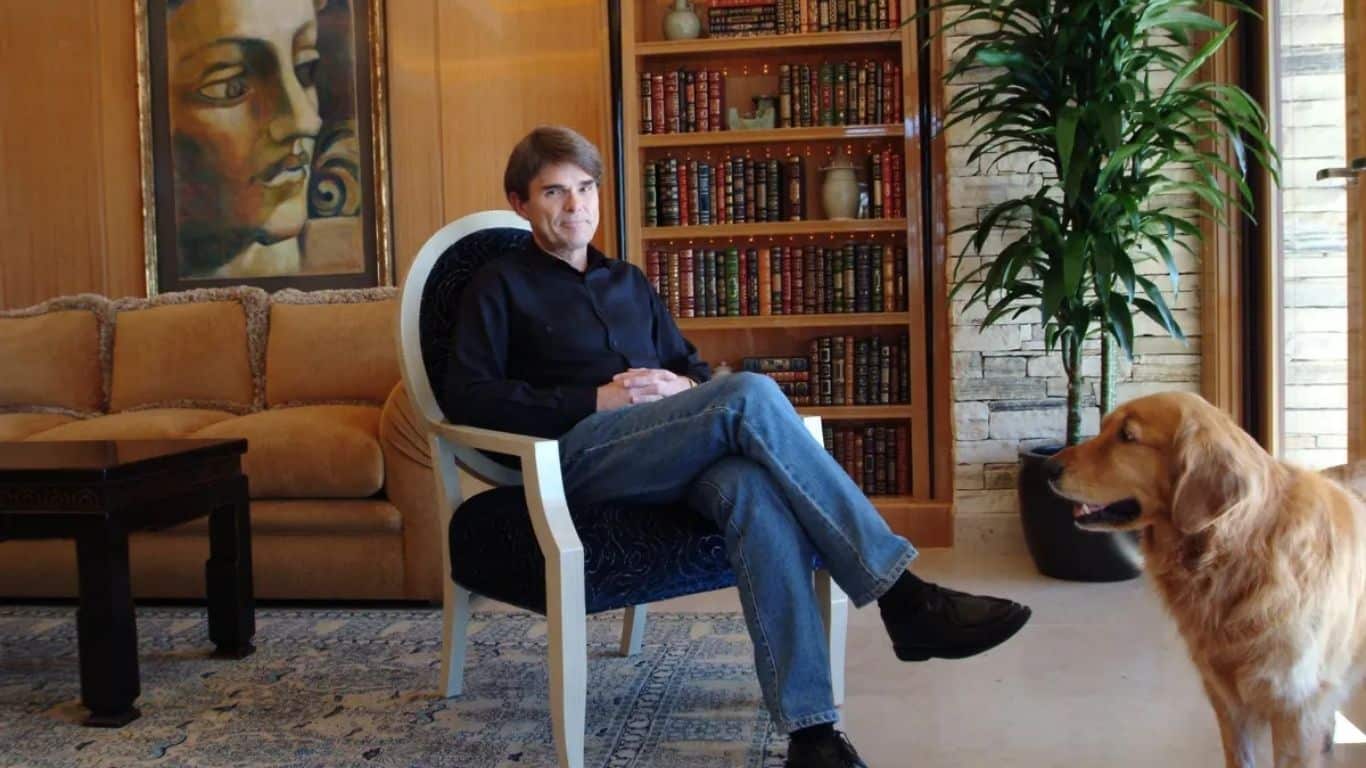Top 20 Best-Selling Authors of All Time - Dean Koontz
