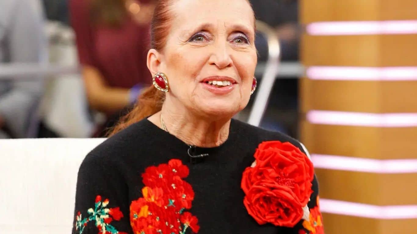 Top 20 Best-Selling Authors of All Time - Danielle Steel