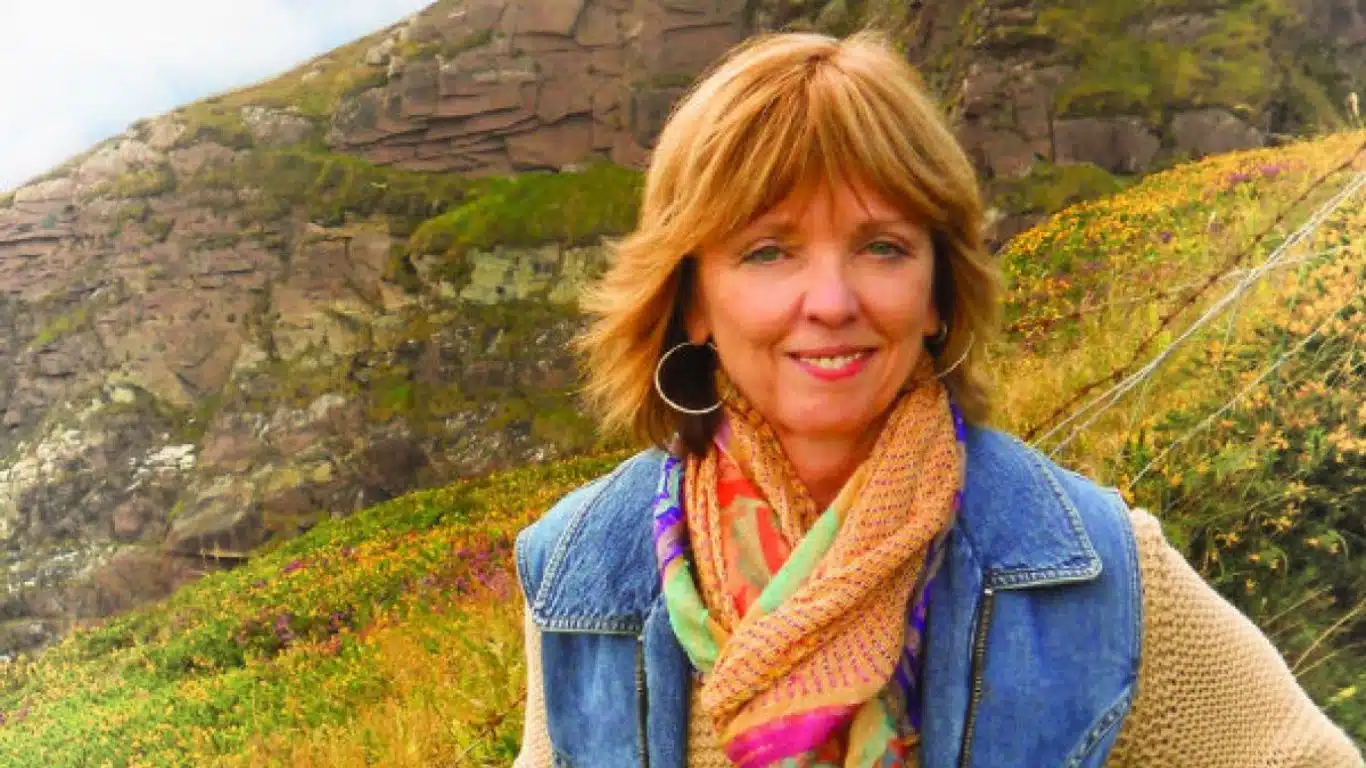 Top 10 Richest Authors In The World - Nora Roberts (Net Worth - 500 Million Dollar)