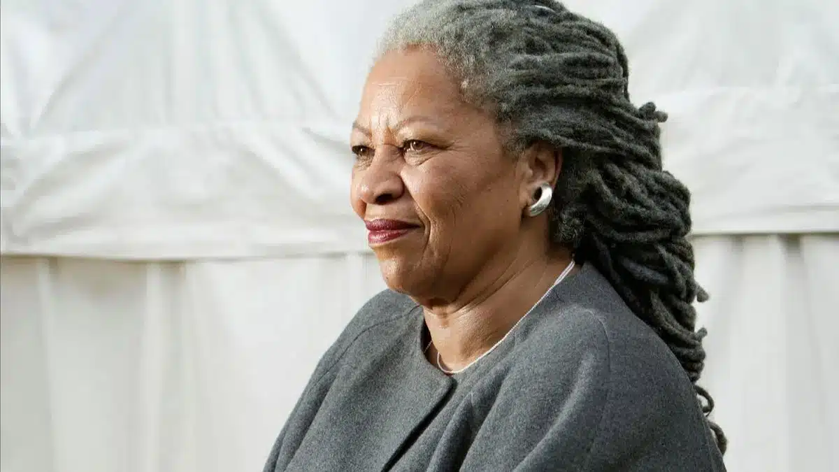 Biography of Toni Morrison | Life and Writing Career
