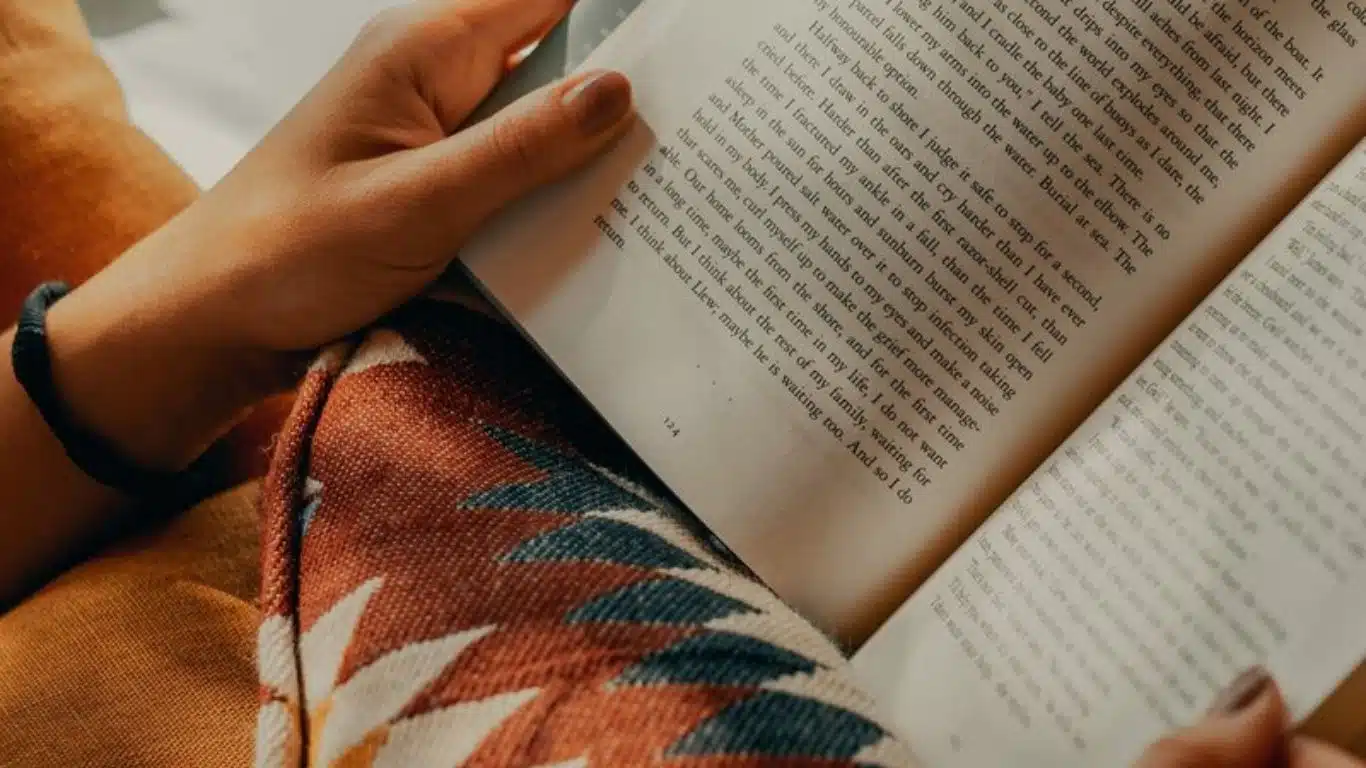 How to Construct a Cliffhanger Ending That Leaves Readers Hungry for More - Build Anticipation with a Promised Revelation