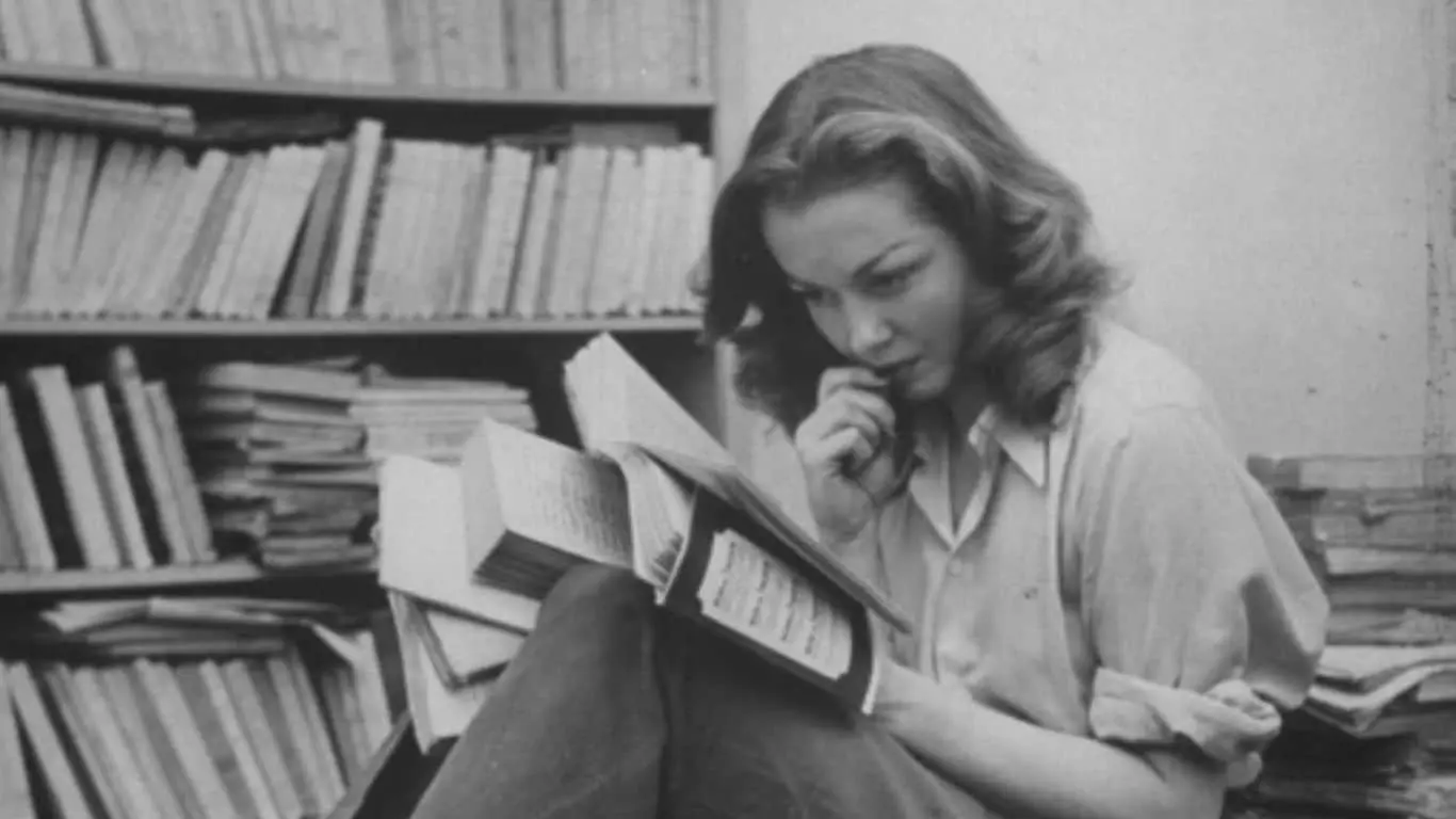 10 Must-Read Authors Whose Name Starts With S - Sylvia Plath