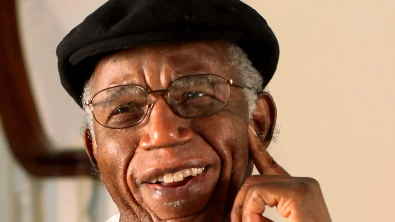 10 Must-Read Authors Whose Name Starts With C - Chinua Achebe