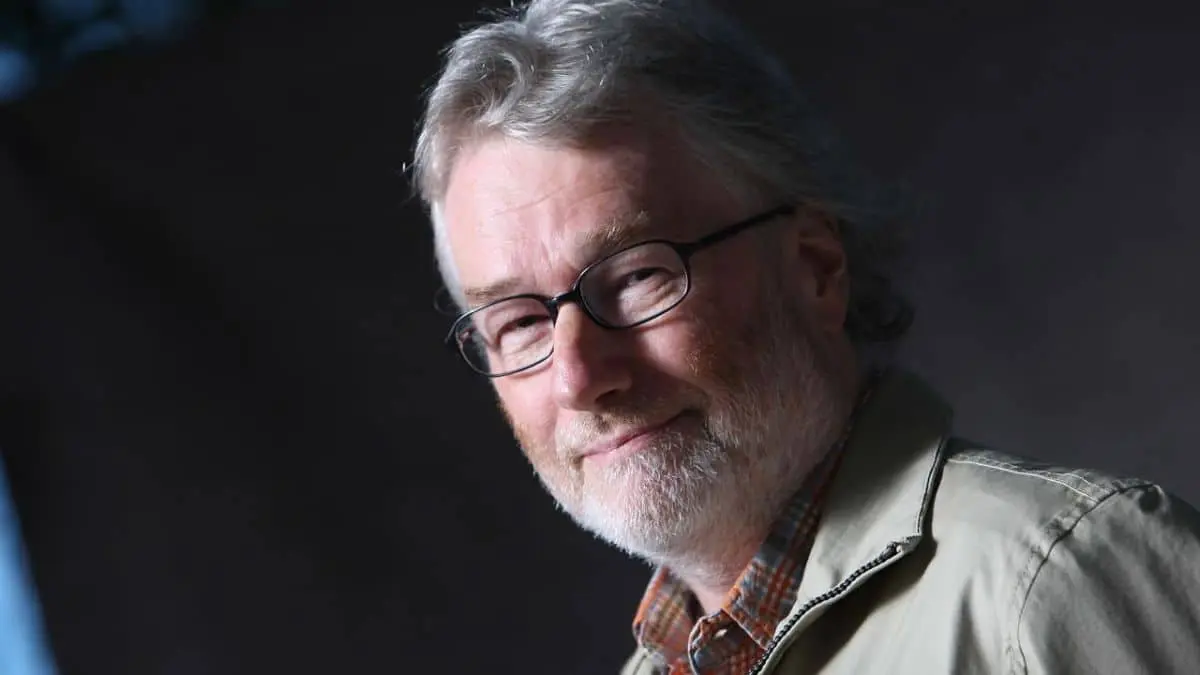 10 Must-Read Authors whose name starts with I - Iain Bank