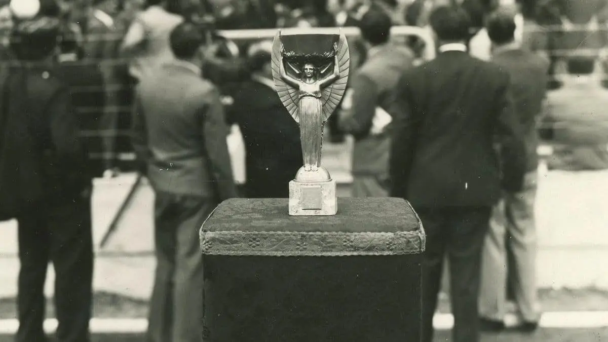 1983 - Jules Rimet Trophy Stolen 