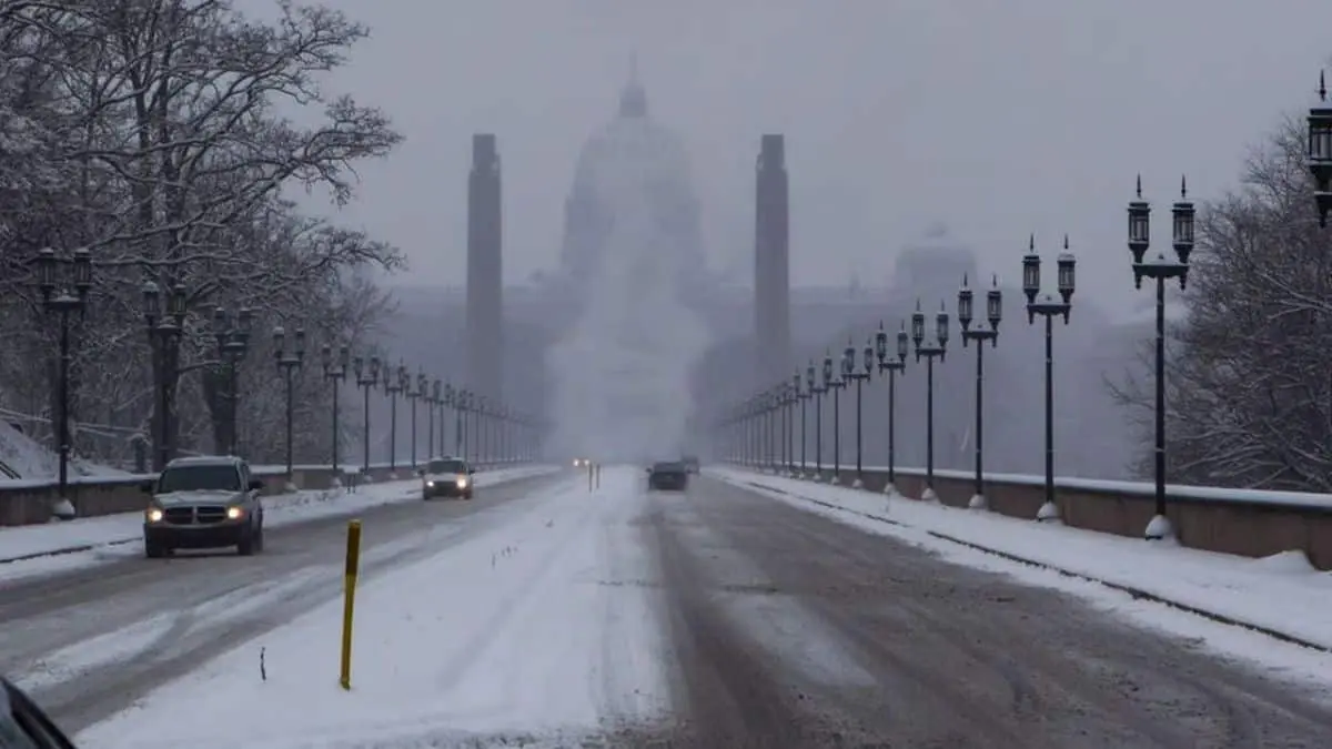 Major Historical Events on December 31 - Today in History - 1994: Snowless December in Baltimore