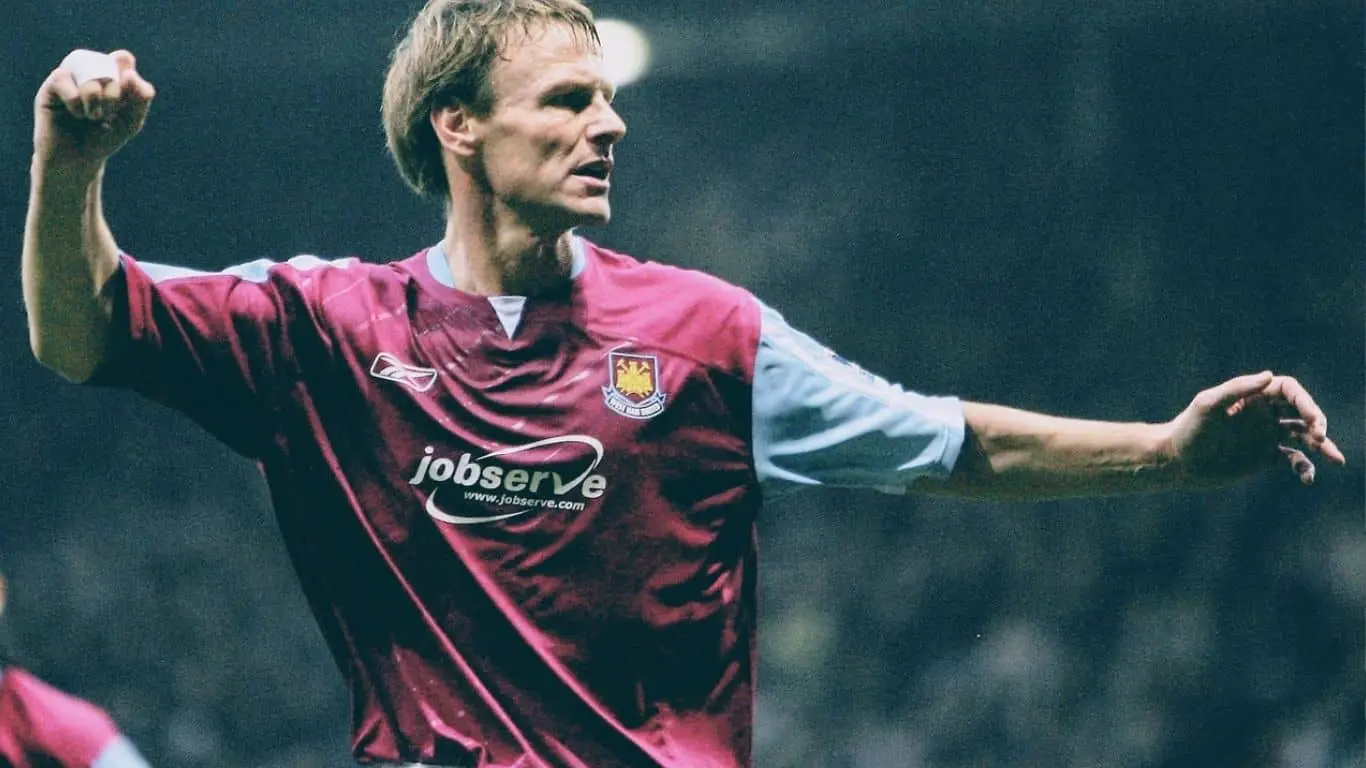 Major Historical Events on December 26 - Today in History - Teddy Sheringham's Record-Breaking Goal (2006)