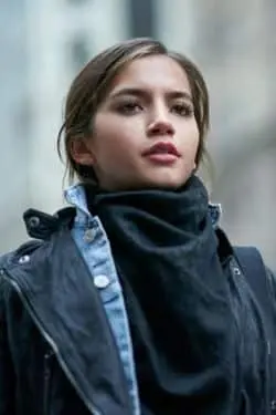 Madame Web Movie Cast & Character Guide From Marvel Comics - Isabela Merced as Anya Corazón/Araña/Spider-Girl