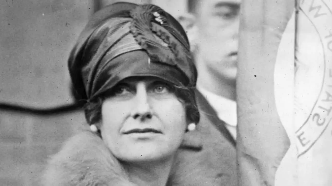 Major Historical Events on January 5 - Today in History - Nellie Tayloe Ross as Governor (1925)