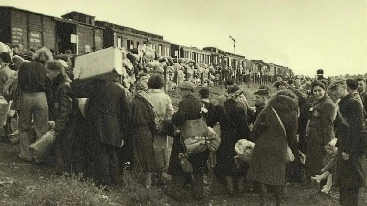 Major Historical Events on January 15 - Today in History - 1943: First Transport of Jews to Concentration Camp Vught