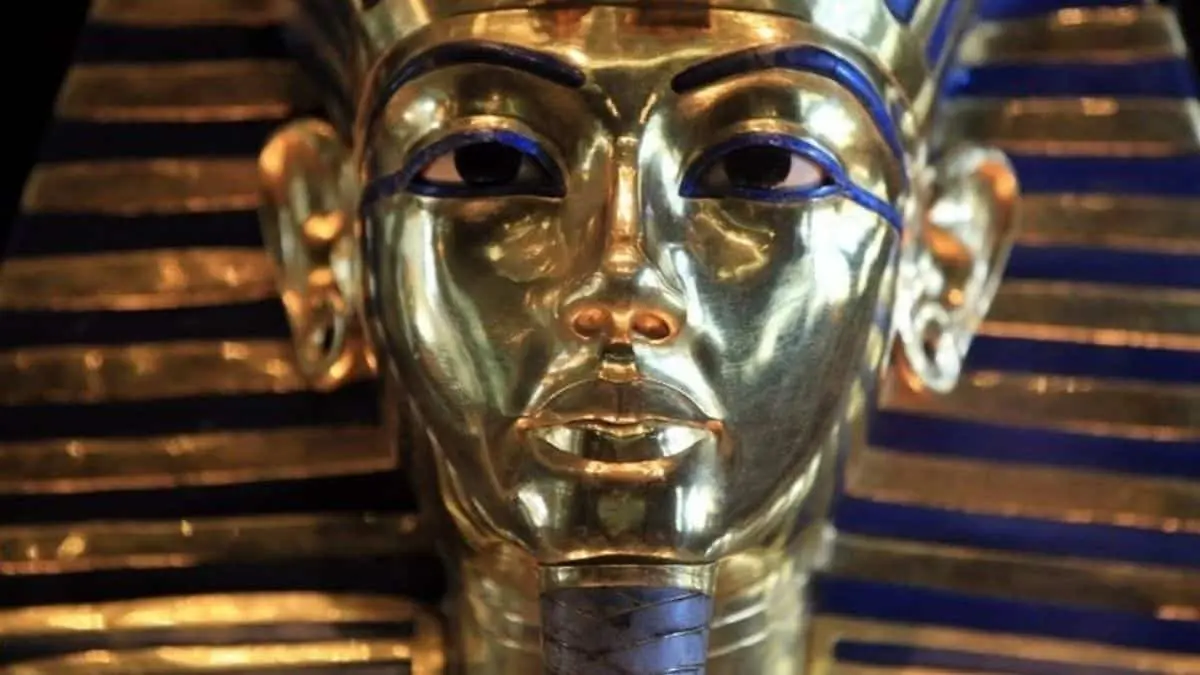 Major Historical Events on January 23 - Today in History - 2016: Tutankhamun's Beard Scandal