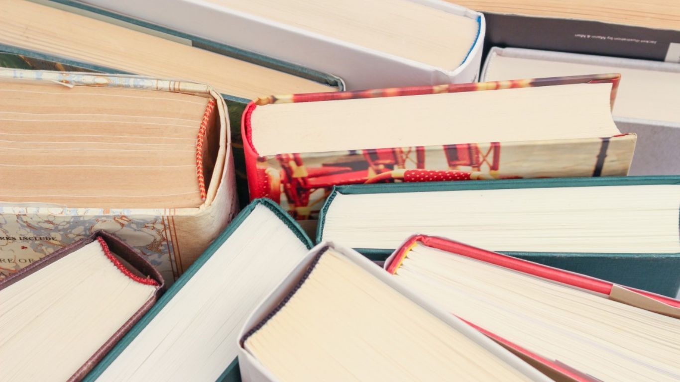 Sustainable Reading: How Second-Hand Books Can Reduce Our Carbon Footprint