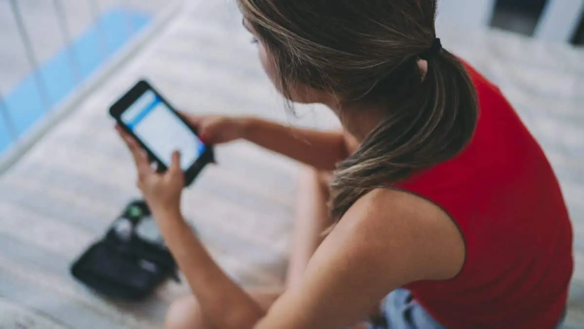 What Makes Social Media Addictive? - 10 Biggest Possible Reasons - Low Self-Esteem