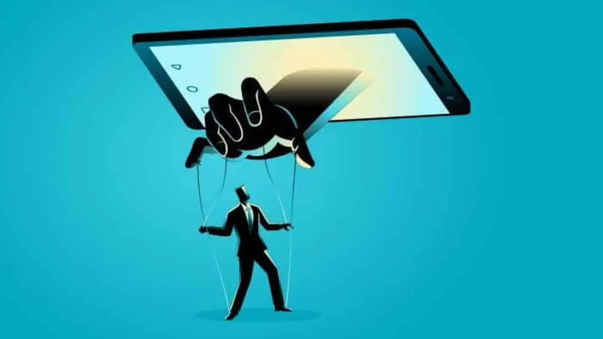 What Makes Social Media Addictive? - 10 Biggest Possible Reasons - Algorithmic Manipulation: