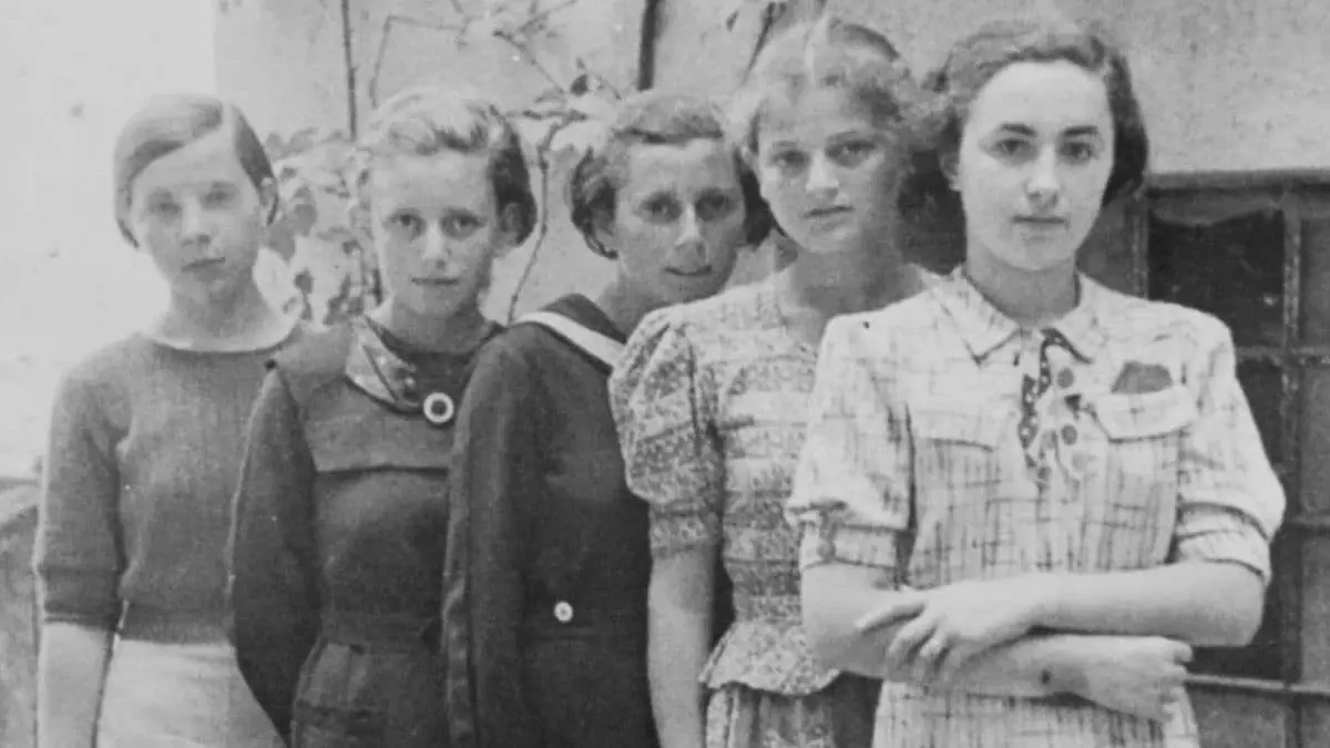 1942 - Auschwitz Female Prisoners Arrive