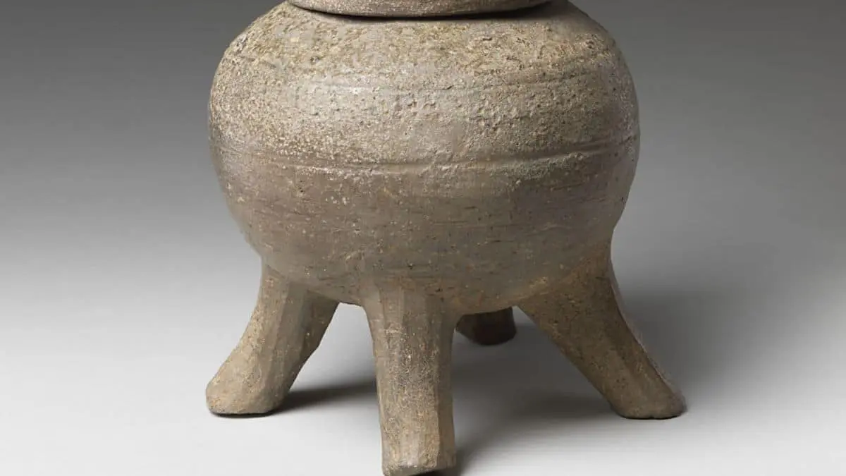 10 Most powerful weapons in Japanese mythology - Hōrai-no-Kama (Hōrai Pot)