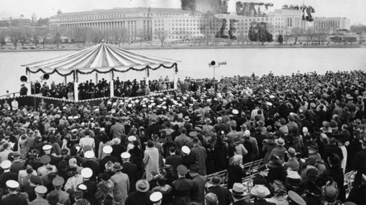 Principales acontecimientos históricos del 13 de abril: Dedicación del Monumento a Jefferson - 1943 d.C.