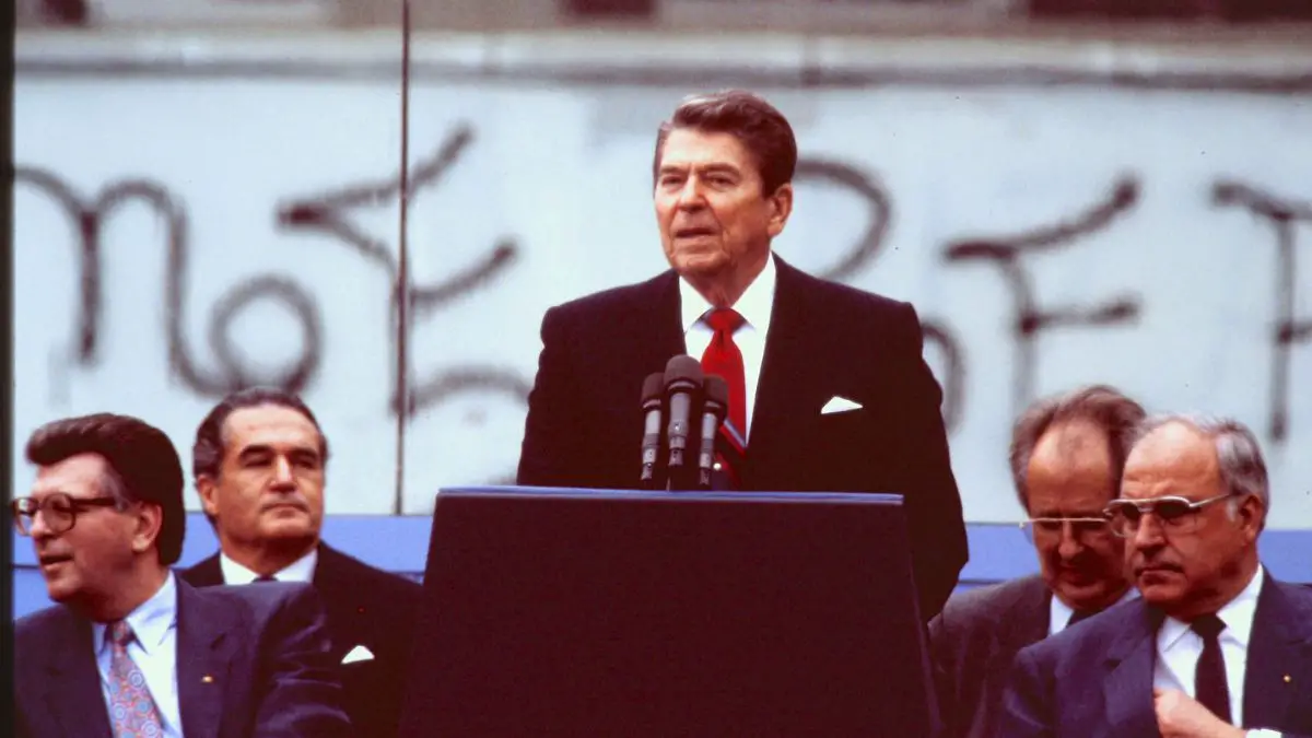 Reagan's Berlin Wall Speech - 1987 AD