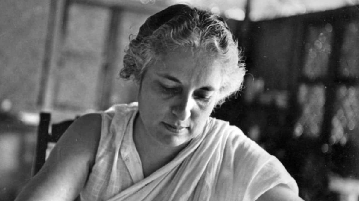 Vijaya Lakshmi Pandit: A Pioneer in Public Life - 1900 AD